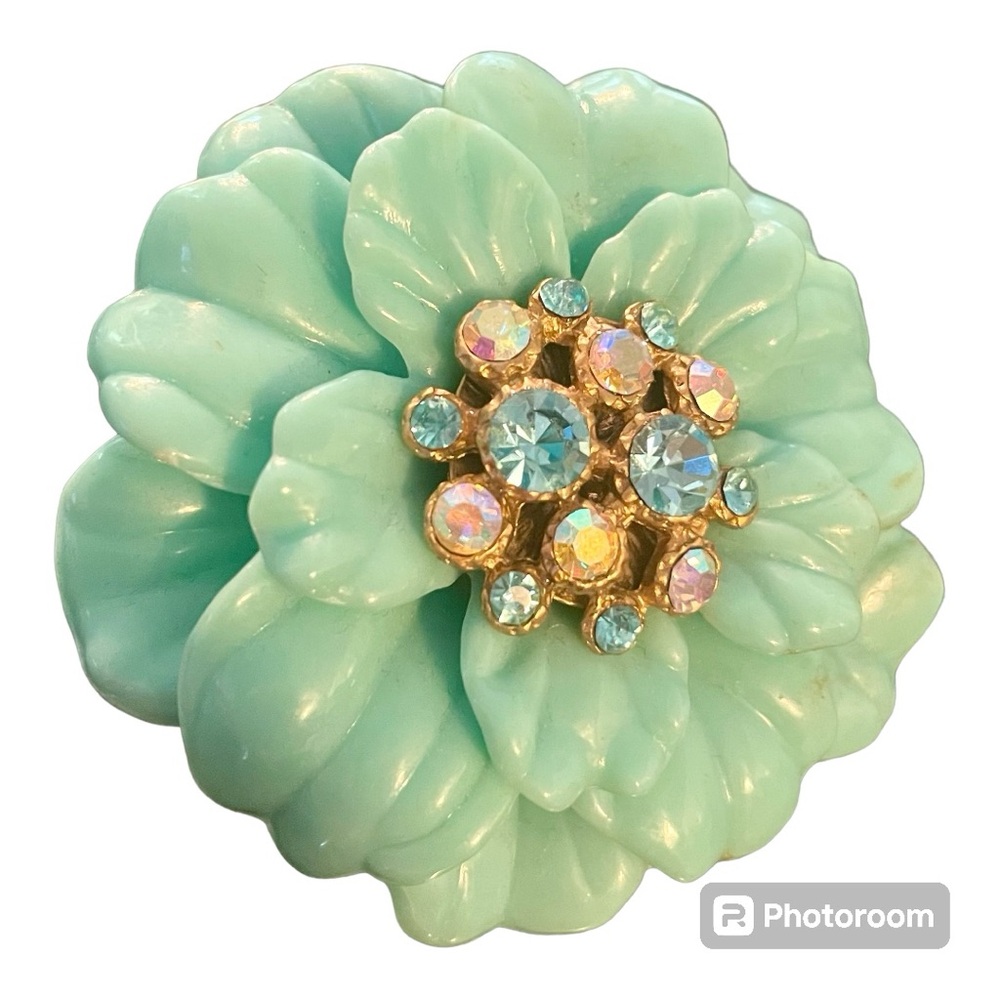 Gorgeous vtg brooch - soft sea foam greenish blue plastic w/iridescent crystals